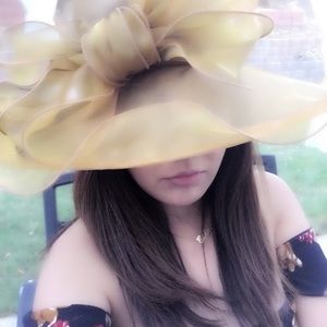 Meet your Posher, Celine